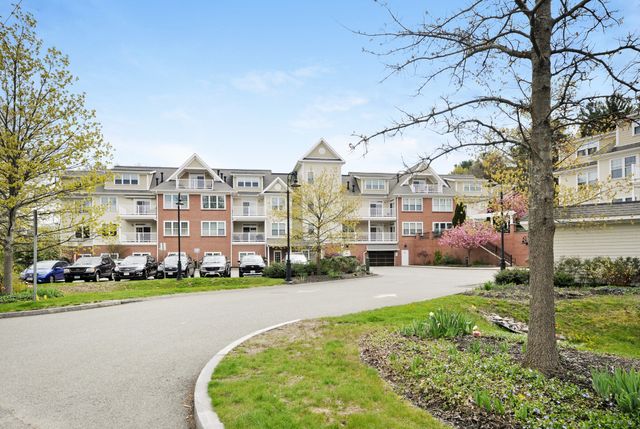95 Conant St 413, Concord, MA 01742