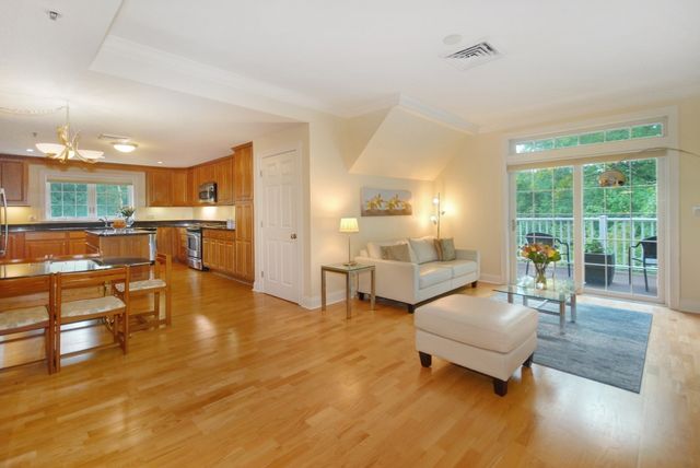95 Conant St 413, Concord, MA 01742