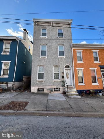 318 E MARSHALL ST, Norristown, PA 19401