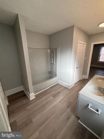 318 E MARSHALL ST, Norristown, PA 19401