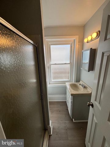 318 E MARSHALL ST, Norristown, PA 19401