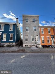 318 E MARSHALL ST, Norristown, PA 19401