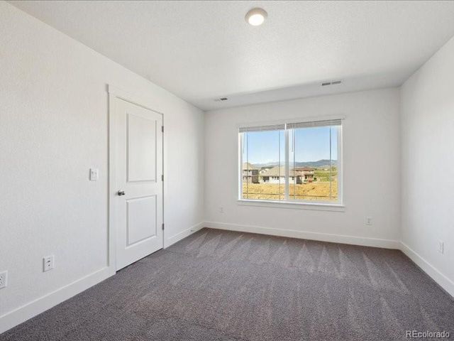 1930 Chaffee Crest Dr, Berthoud, CO 80513