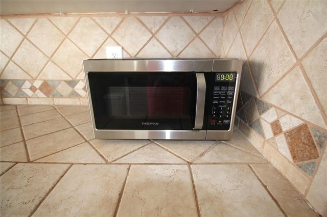390 S WOODLANDS DRIVE, Oldsmar, FL 34677
