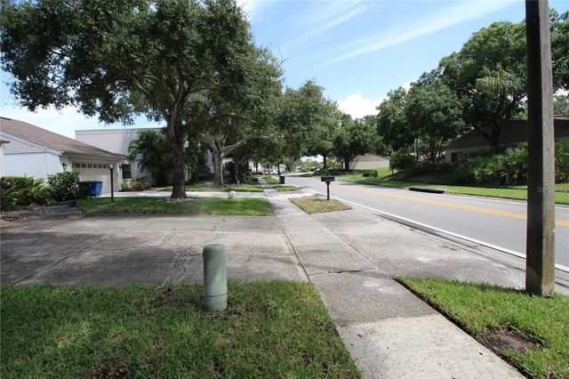 390 S WOODLANDS DRIVE, Oldsmar, FL 34677