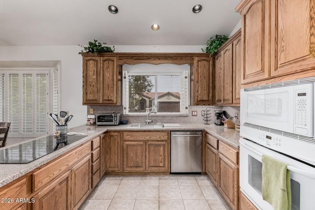 24622 S STONEY PATH Drive, Sun Lakes, AZ 85248