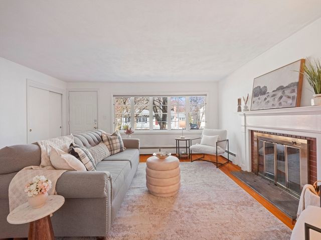 71 Edsel Road, Littleton, MA 01460