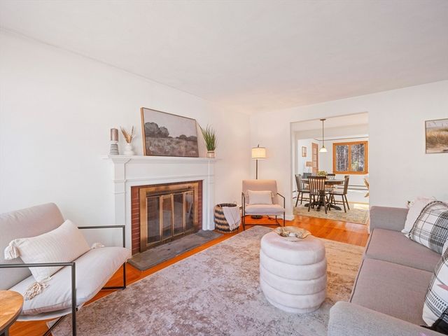 71 Edsel Road, Littleton, MA 01460