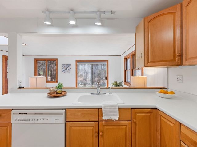71 Edsel Road, Littleton, MA 01460