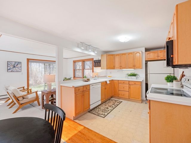 71 Edsel Road, Littleton, MA 01460