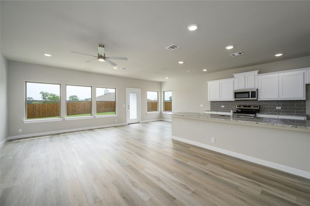 205 Woodhollow Drive, Blue Ridge, TX 75424