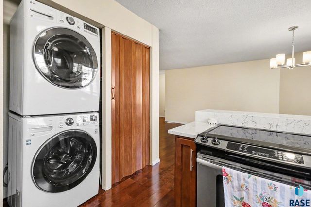 1104 W 57th St Street 207, Sioux Falls, SD 57108