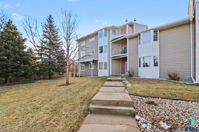 1104 W 57th St Street 207, Sioux Falls, SD 57108
