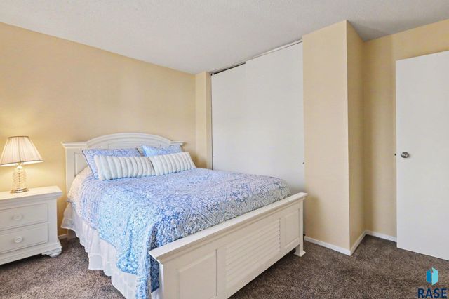 1104 W 57th St Street 207, Sioux Falls, SD 57108