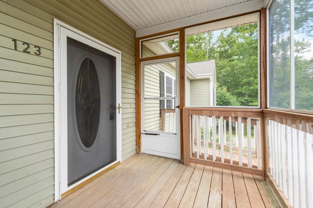 123 Laitinen Dr, Gardner, MA 01440