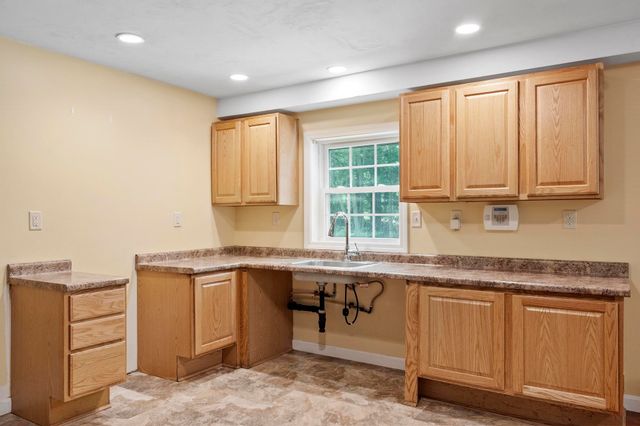 123 Laitinen Dr, Gardner, MA 01440