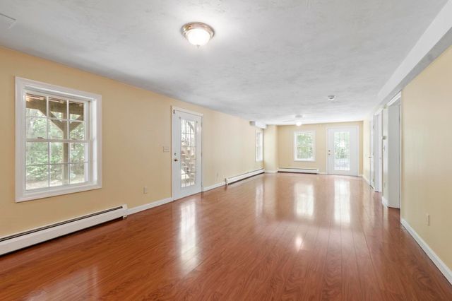 123 Laitinen Dr, Gardner, MA 01440