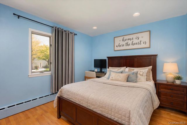 7 Elliot Road, Great Neck, NY 11021