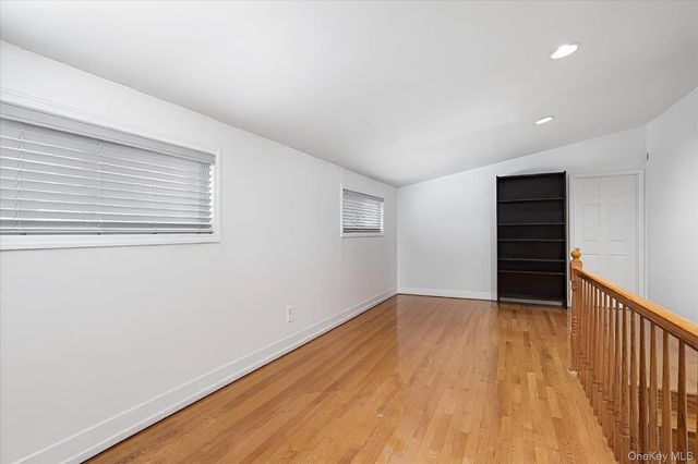 7 Elliot Road, Great Neck, NY 11021