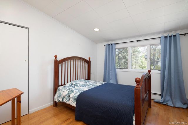 7 Elliot Road, Great Neck, NY 11021