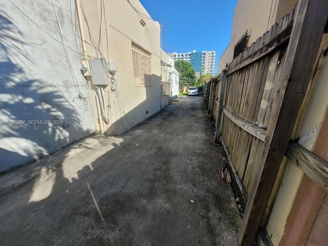 1767 NW 5th St 3, Miami, FL 33125