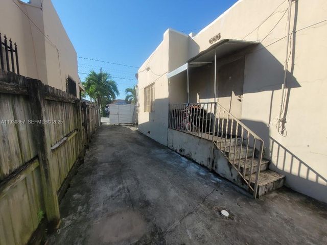 1767 NW 5th St 3, Miami, FL 33125