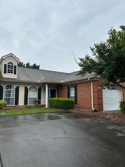 1698 Pin Oak Drive # 128, Dalton, GA 30721