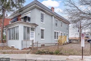 109 ROYAL TER, Harrisburg, PA 17103