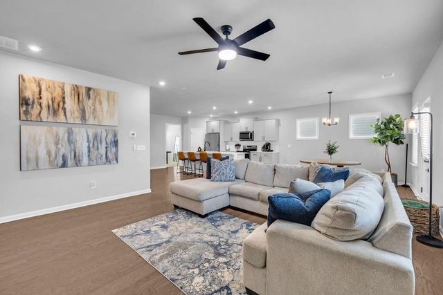 221 Begonia Way, Mcdonough, GA 30253