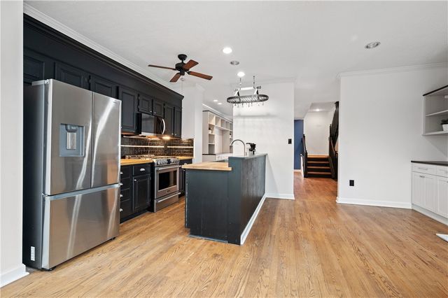 10098 Mansion Dr, Mccandless, PA 15044