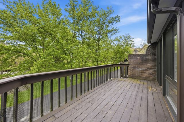 10098 Mansion Dr, Mccandless, PA 15044