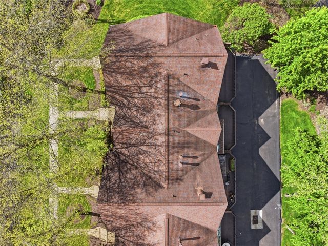 10098 Mansion Dr, Mccandless, PA 15044