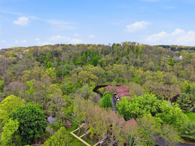 10098 Mansion Dr, Mccandless, PA 15044