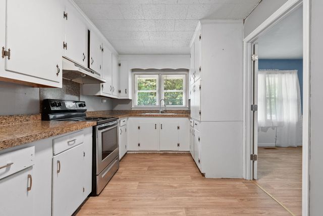 1147 Walter Road, Bonneau, SC 29431