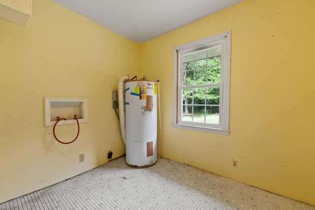 1147 Walter Road, Bonneau, SC 29431