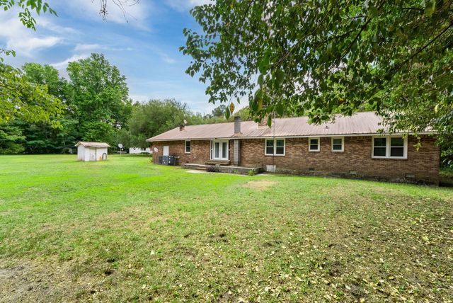 1147 Walter Road, Bonneau, SC 29431