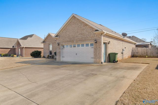 109 Fox Loop, Muscle Shoals, AL 35661