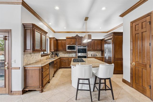 409 Oak Summit Road, Edmond, OK 73025