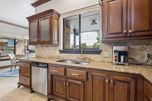 409 Oak Summit Road, Edmond, OK 73025