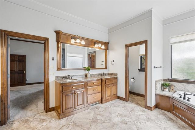 409 Oak Summit Road, Edmond, OK 73025