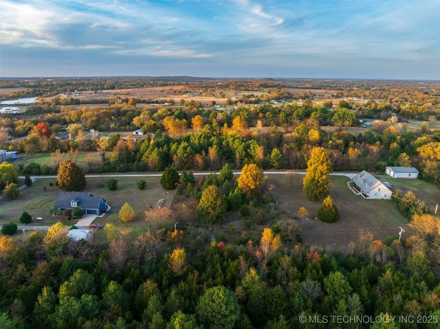 2 S 321st East Avenue, Coweta, OK 74429