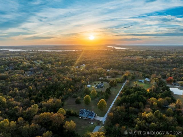 2 S 321st East Avenue, Coweta, OK 74429