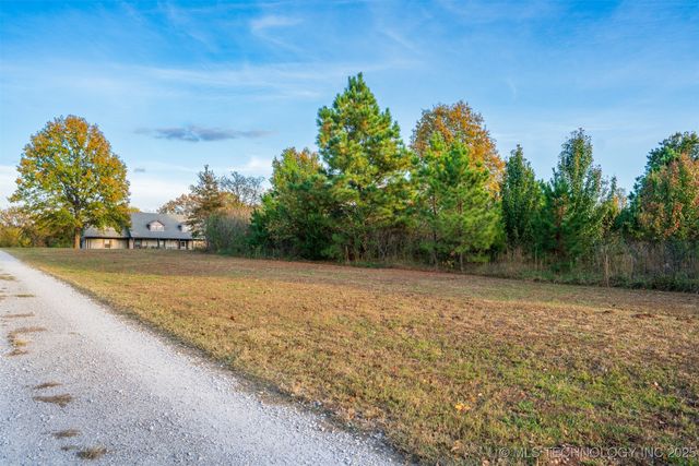 2 S 321st East Avenue, Coweta, OK 74429