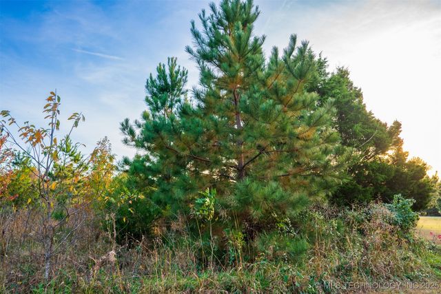 2 S 321st East Avenue, Coweta, OK 74429