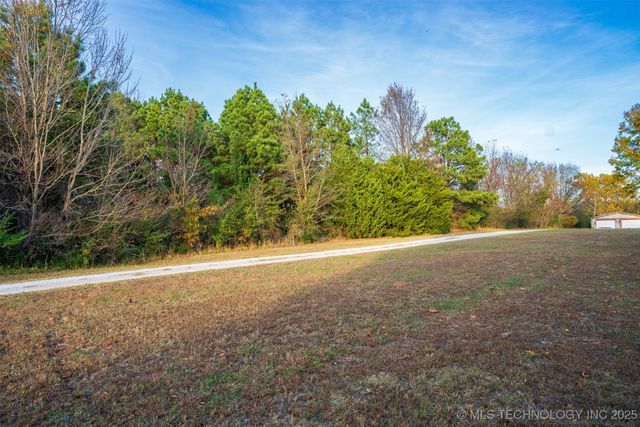 2 S 321st East Avenue, Coweta, OK 74429