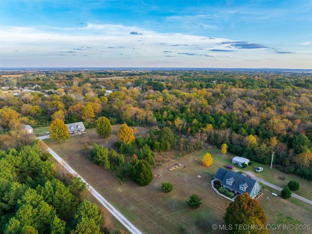 2 S 321st East Avenue, Coweta, OK 74429
