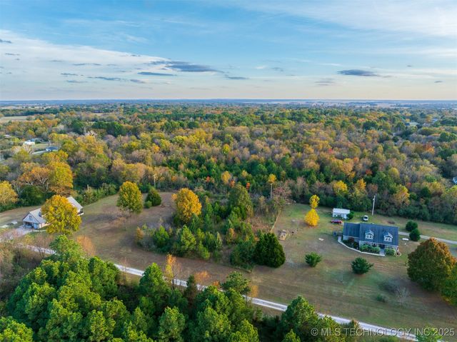 2 S 321st East Avenue, Coweta, OK 74429