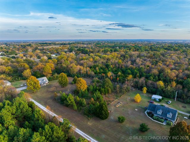 2 S 321st East Avenue, Coweta, OK 74429