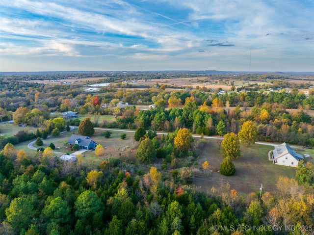 2 S 321st East Avenue, Coweta, OK 74429