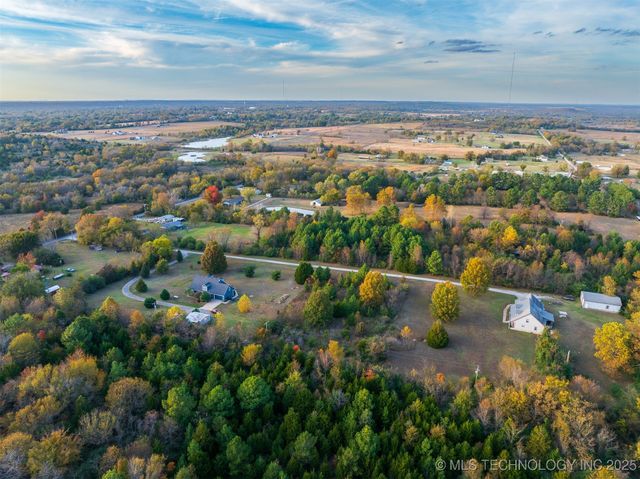 2 S 321st East Avenue, Coweta, OK 74429